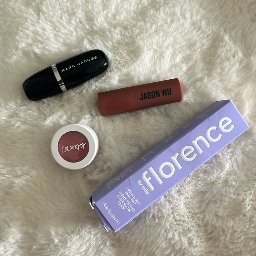 Mini makeup full size bundle (4 items)